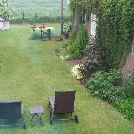 Ferienhof-carstensen-wohnung-leuchtturm * Süderende