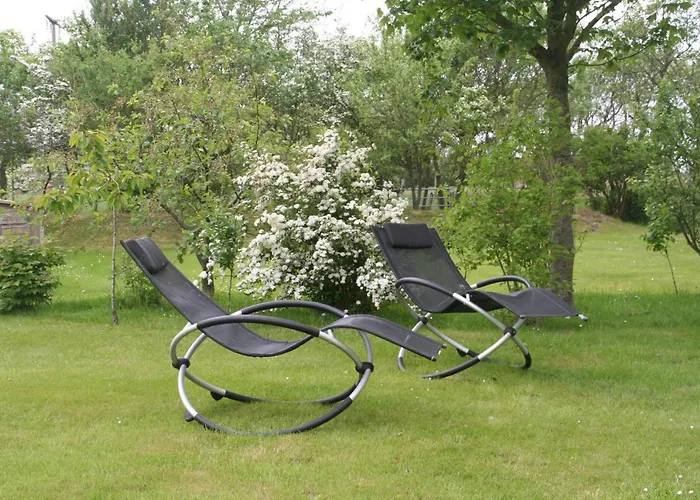 Ferienhof-carstensen-wohnung-leuchtturm * Süderende